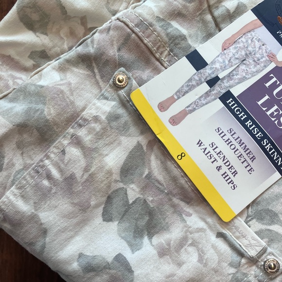 Seven 7 Jeans.  Tummy control, slim fit. - Picture 3 of 5